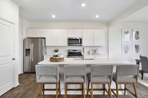 Kitchen - 6705 Daly Ln, Plainfield, IL 60586 photo 4 of 7