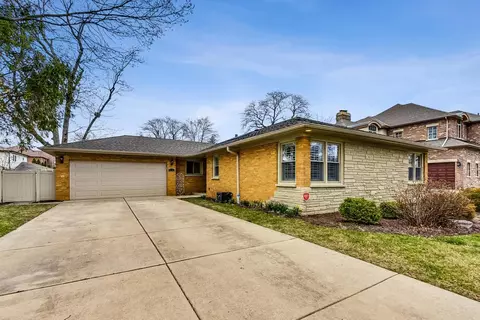 1422 E Marcus Ct, Park Ridge, IL 60068