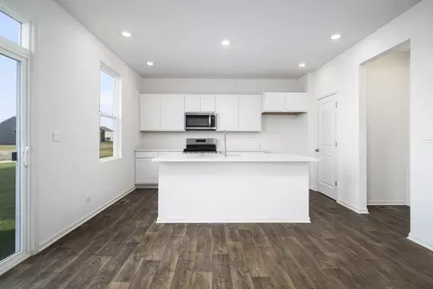 Kitchen - 6703 Daly Ln, Plainfield, IL 60586 photo 6 of 8