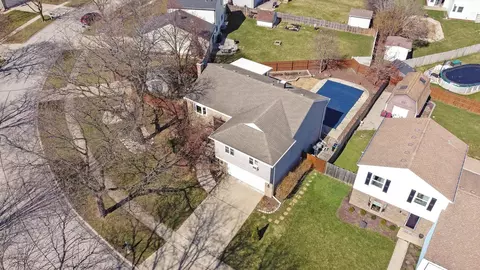 View/Area - 824 W Appletree Ln, Bartlett, IL 60103 photo 5 of 5