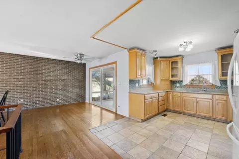 Kitchen - 824 W Appletree Ln, Bartlett, IL 60103 photo 3 of 3