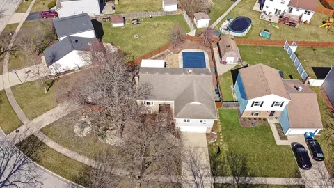 View/Area - 824 W Appletree Ln, Bartlett, IL 60103 photo 4 of 5