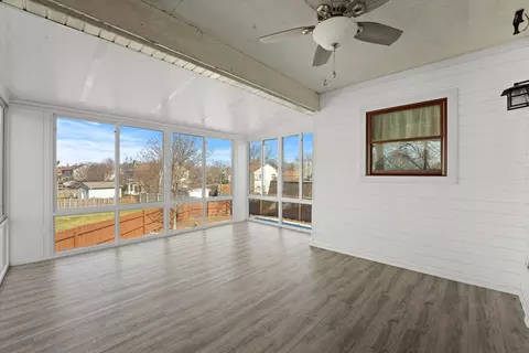 Exterior - 824 W Appletree Ln, Bartlett, IL 60103 photo 4 of 12