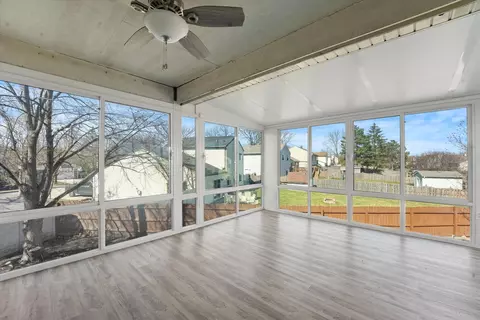 Exterior - 824 W Appletree Ln, Bartlett, IL 60103 photo 3 of 12