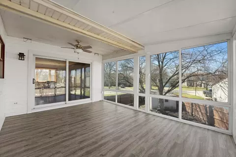Exterior - 824 W Appletree Ln, Bartlett, IL 60103 photo 5 of 12