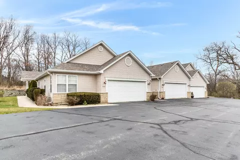 1032 Treeline Ct, Lockport, IL 60441