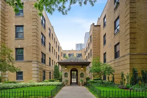 716 W Buena Ave #3C, Chicago, IL 60613