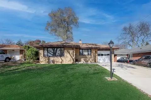 821 Grand Blvd, Joliet, IL 60436