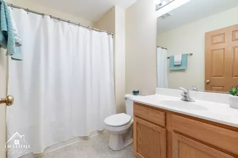 470 Vaughn Cir, Aurora, IL 60502 photo 21