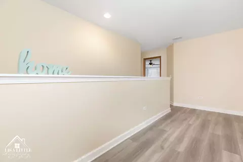 470 Vaughn Cir, Aurora, IL 60502 photo 13