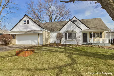 1319 Turnbull Dr, Round Lake Beach, IL 60073