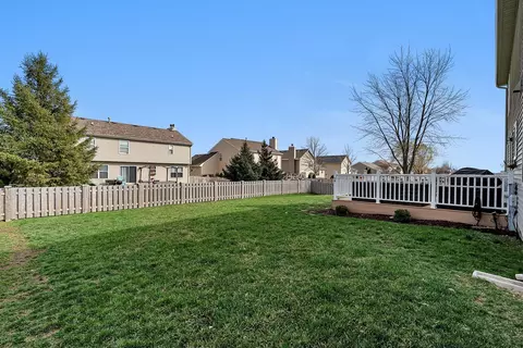 Exterior - 800 Grant Dr, Minooka, IL 60447 photo 2 of 8
