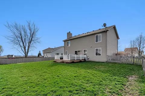 Exterior - 800 Grant Dr, Minooka, IL 60447 photo 3 of 8