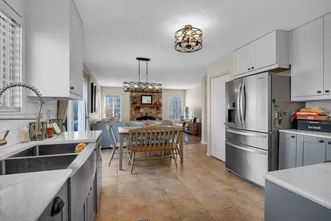 Kitchen - 800 Grant Dr, Minooka, IL 60447 photo 4 of 4