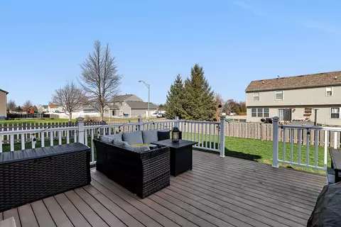 Exterior - 800 Grant Dr, Minooka, IL 60447 photo 8 of 8