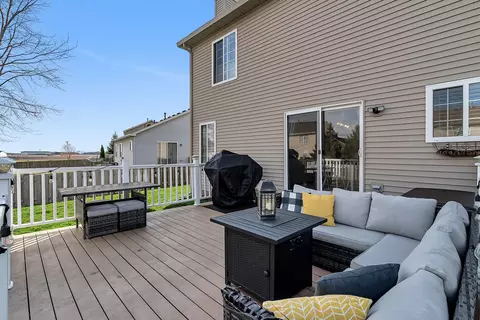 Exterior - 800 Grant Dr, Minooka, IL 60447 photo 7 of 8