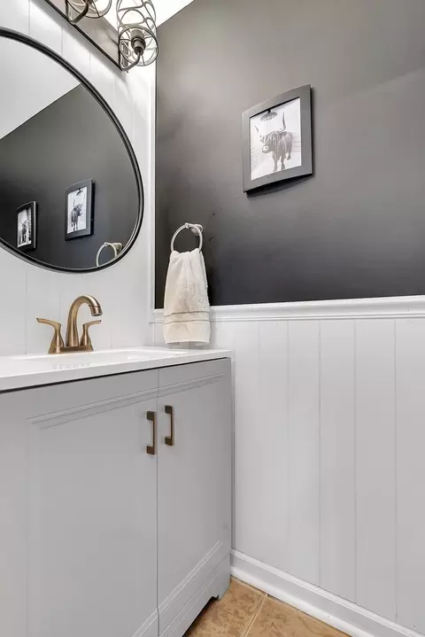 Bath - 800 Grant Dr, Minooka, IL 60447 photo 1 of 4