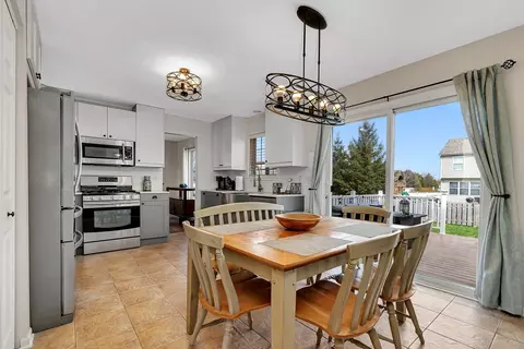 Kitchen - 800 Grant Dr, Minooka, IL 60447 photo 3 of 4