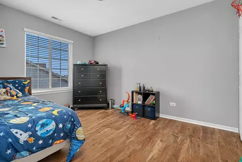 Bedroom - 800 Grant Dr, Minooka, IL 60447 photo 4 of 6