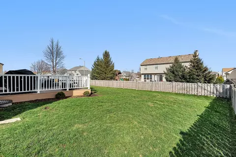 Exterior - 800 Grant Dr, Minooka, IL 60447 photo 5 of 8