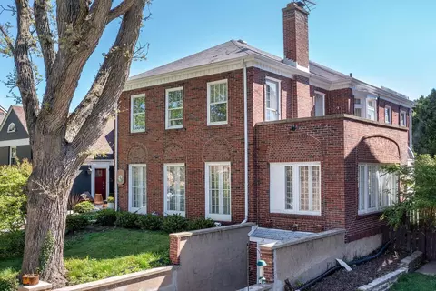 104 Garrison Ave, Wilmette, IL 60091