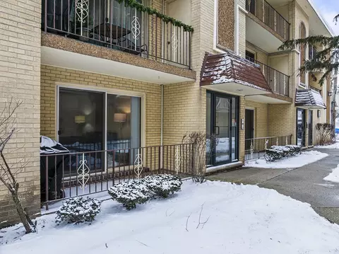6316 W Montrose Ave #101, Chicago, IL 60634