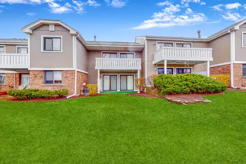 376 Sandalwood Ln #C1, Schaumburg, IL 60193