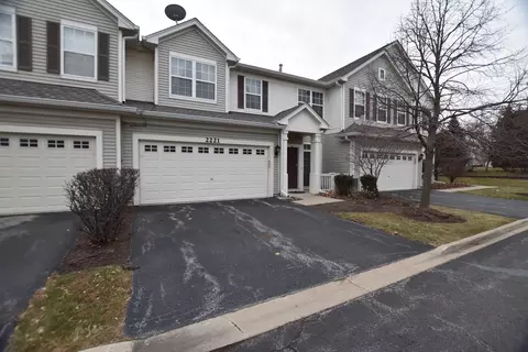 2221 Hillsboro Ct, Aurora, IL 60503