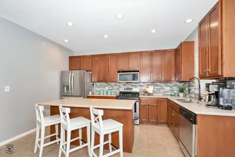 Kitchen - 22959 Redwing Ct, Plainfield, IL 60586 photo 2 of 2