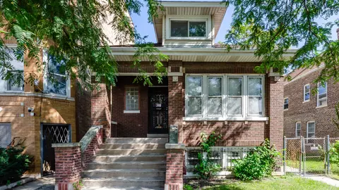 1811 S Komensky Ave, Chicago, IL 60623