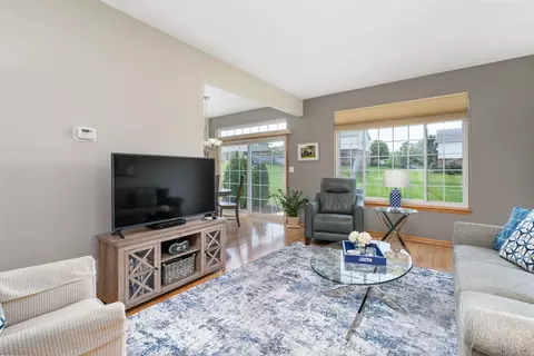 19154 Crescent Dr, Mokena, IL 60448 photo 2