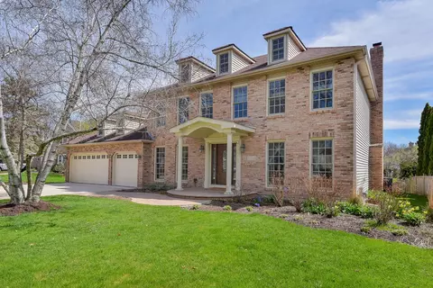 1526 Terrance Dr, Naperville, IL 60565