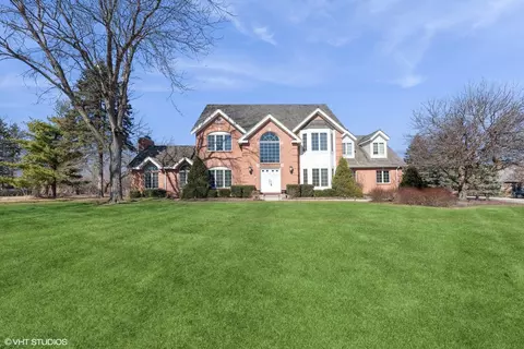 22316 NW Brookside Way, Lake Barrington, IL 60010