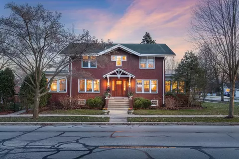 Exterior - 608 E Chicago Ave, Naperville, IL 60540 photo 2 of 8