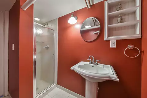 Bath - 608 E Chicago Ave, Naperville, IL 60540 photo 4 of 4