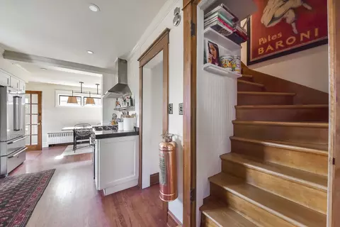 Entry Way - 608 E Chicago Ave, Naperville, IL 60540 photo 4 of 12