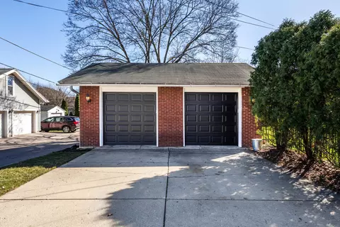 Exterior - 608 E Chicago Ave, Naperville, IL 60540 photo 7 of 8