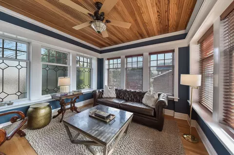 Living - 608 E Chicago Ave, Naperville, IL 60540 photo 5 of 6