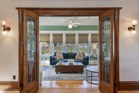 Entry Way - 608 E Chicago Ave, Naperville, IL 60540 photo 6 of 12