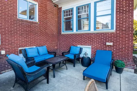 Exterior - 608 E Chicago Ave, Naperville, IL 60540 photo 5 of 8