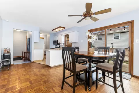 Dining - 5305 138th St, Crestwood, IL 60445 photo 1 of 1