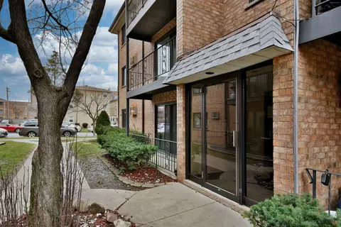8731 W Summerdale Ave #2D, Chicago, IL 60656
