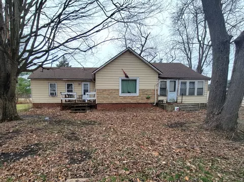 207 S Walnut St, Dana, IL 61321
