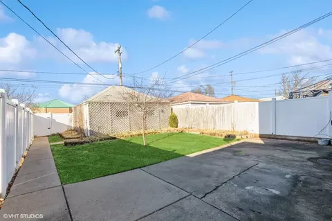 554 E 103rd Pl, Chicago, IL 60628 photo 19