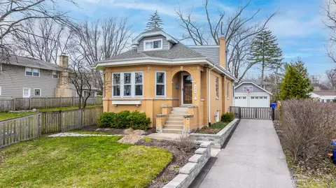 324 Lorraine St, Glen Ellyn, IL 60137