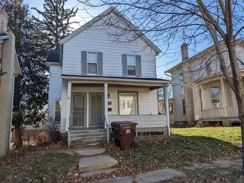 511-511 W 5 W Pleasant St, Freeport, IL 61032