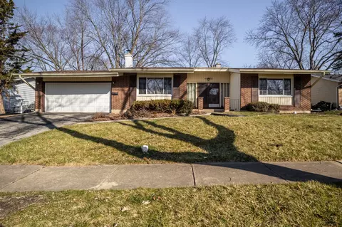 2920 Williams Dr, Woodridge, IL 60517