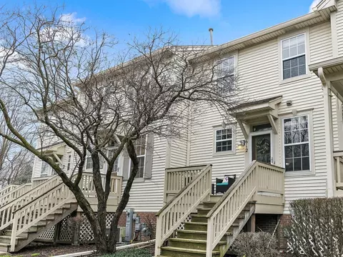 612 Littleton Trl #26-3, Elgin, IL 60120