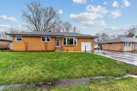 11311 S Neenah Ave, Worth, IL 60482