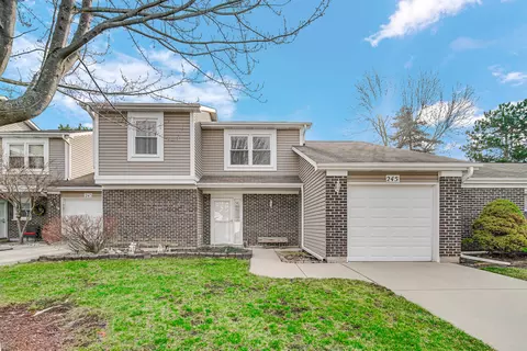 245 Pebble Creek Dr, Bloomingdale, IL 60108